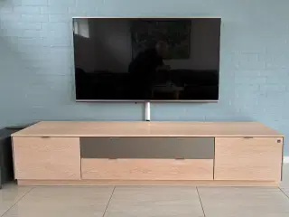 Skovby TV bord Eg hvidolieret