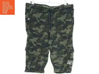 Cargo shorts med camouflage mønster (str. 176)