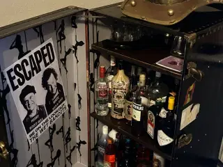 Bar skab dov ikke med indhold 