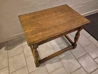 Bord bord i massiv eg