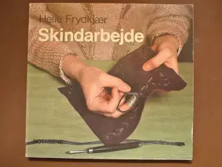 skindarbejde 1, af helle frydkjær, emne: hobby og 