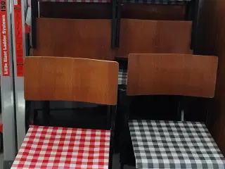bord og stabelstole