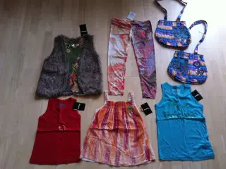 Nye Desigual pigetøj 5-10år, tasker 50kr