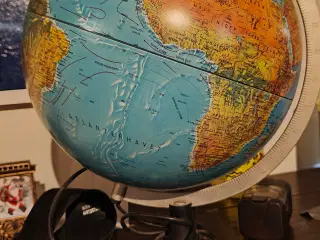Globus fra før 1989