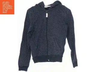 Hættetrøje med lynlås og hætte fra H&M (str. 122)