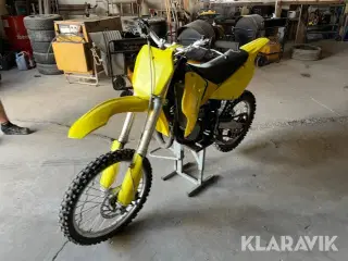 Crosser Suzuki RM85