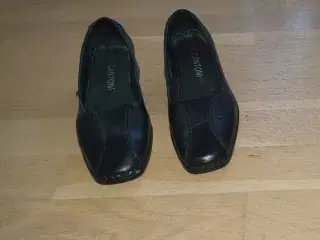 Damesko