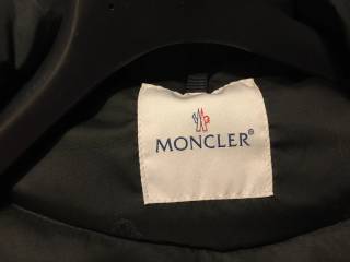 Moncler , som ny, sort