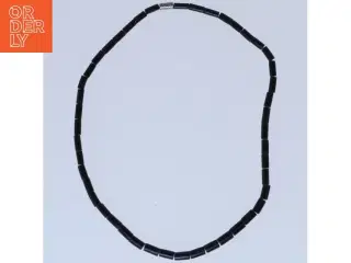 Halskæde med sorte perler (str. 41 cm)