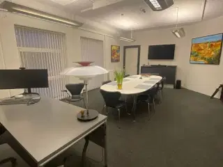 Stort kontor til leje i Viborg C med mange faciliteter og god placering