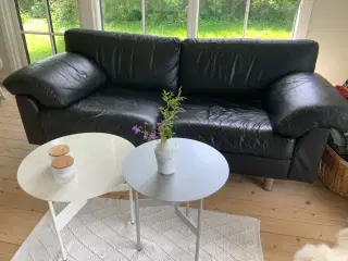 Sofa i syntetisk læder gives bort