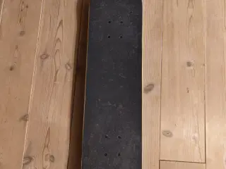 Skateboard næsten ny