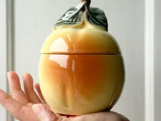 Frugtformet lågkrukke, Rumænien