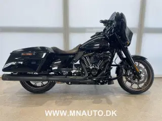 Harley Davidson FLHXST Street Glide ST 117"