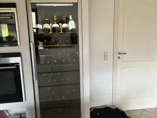 Stort og eksklusivt Bosch vinkøleskab 