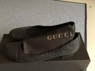 Gucci flats