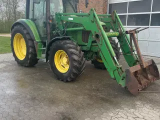 John Deere 6220