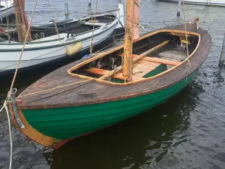 Sjægt sejljolle sælges