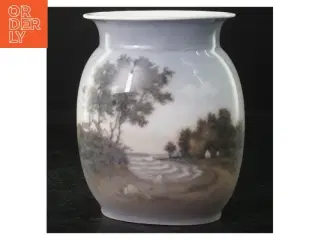 Porcelænsvase fra DJ (str. 16,5 cm)