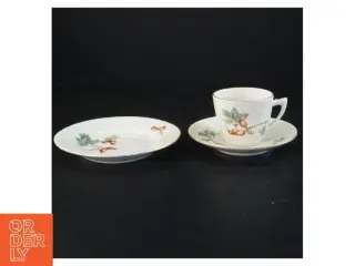 Porcelænskop, underkop og desserttallerken fra Bing Og Grøndal (str. Diameter 15 og en halv cm kop 6 x 7 cm)