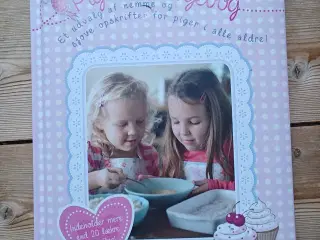 Pigernes Kogebog BOG