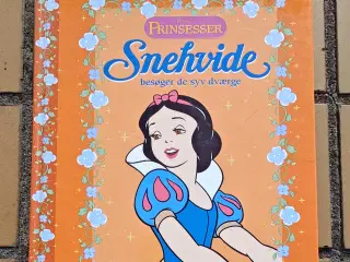 Disney Princesser Snehvide besøger de syv dværge