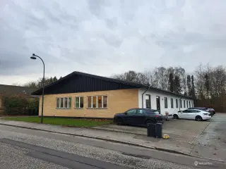 557 kvm præsentabel lager og logistikejendom