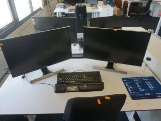 2 stk. skærme + tastatur & dockingstation