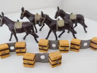 6 stk gamle Johillco pakæsler m. 2 kanoner mm.