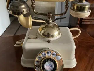 Flot gammel fastnet bordtelefon i Beige