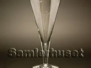 Clausholm Hvidvinsglas. H:160 mm.