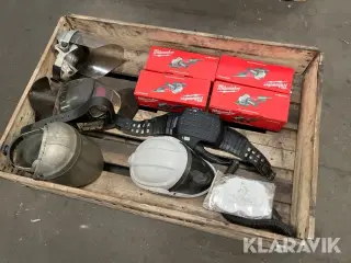 Blandet lot smedeværktøj og udstyr.