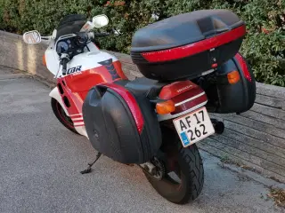 Honda cbr 1000 F