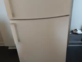 To-delt kølefrys 140 cm højt