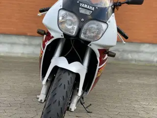 Yamaha YZF 750 R