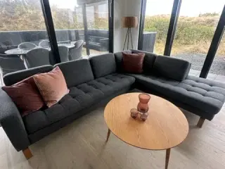 Hjørnesofa + rundt bord i egetræ