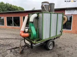 - - - Løvsuger