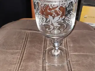 Højt smukt dekoreret glas medlåg