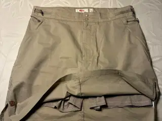 Fjällräven nederdel med shorts til outdoor brug