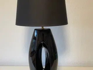 Sort bordlampe Hole