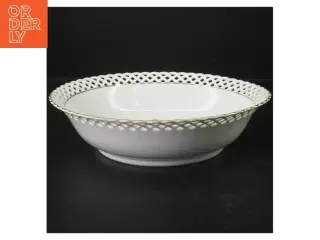 Porcelænsfad med frugtmotiv og gennembrudt kant   fra Bavaria (str. Ø. 25 cm)