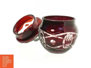 Rød krystal krukke (str. 12 x 9 cm)