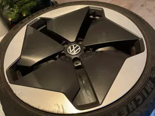 Originale VW fælge på 20 tommer sommerdæk
