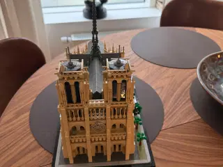 Lego - Notre-Dame de Paris (21061)