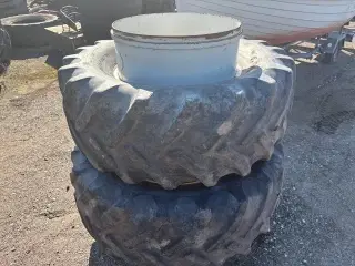 Goodyear 540/65 R28 MED LÅSE