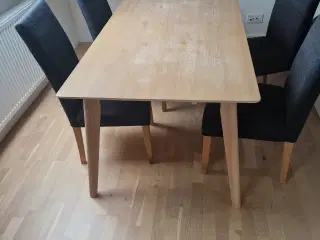 Bord og 4 stole