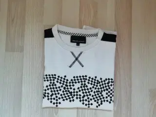 T-shirt str. 152