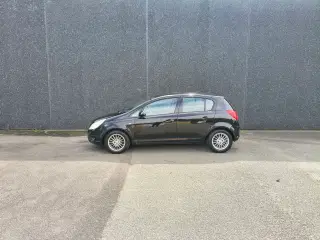 Opel Corsa 1,2 Twinport Cosmo 80HK 5d
