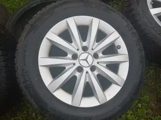 Mercedes alufælge med vinterdæk 