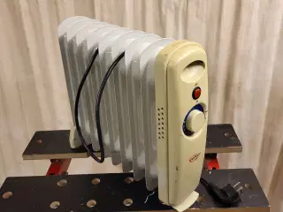 Oliefyldt elradiator